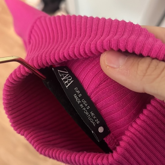 Zara Hot Pink Sweater - Picture 2 of 3